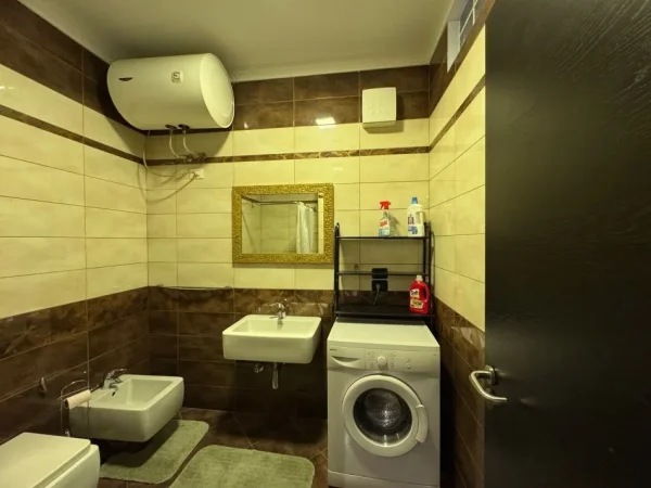 Durres, jepet me qera apartament 1+1+Ballkon Kati 5, 70 m² 550 € (Sheshi willson)