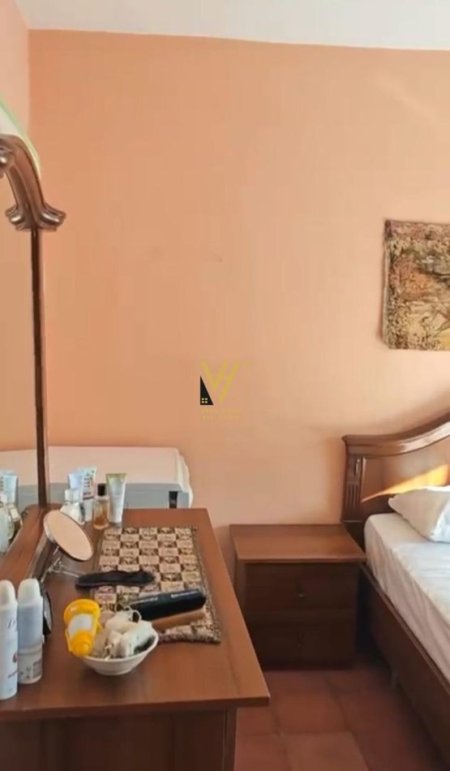 Tirane, jepet me qera apartament 2+1+Ballkon Kati 5, 85 m² 550 € (MINE PEZA)