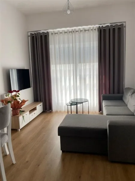 Tirane, jepet me qera apartament Kati 7, 70 m² 550 € (ali demi)