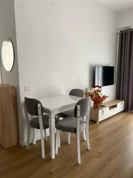 Tirane, jepet me qera apartament Kati 7, 70 m² 550 € (ali demi)