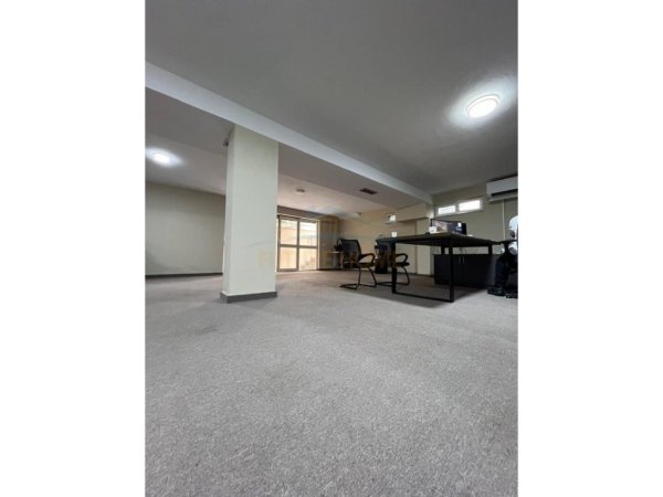 Tirane, shitet ambjent biznesi Kati -1, 101 m² 141.400 € (KOMUNA E PARISIT)
