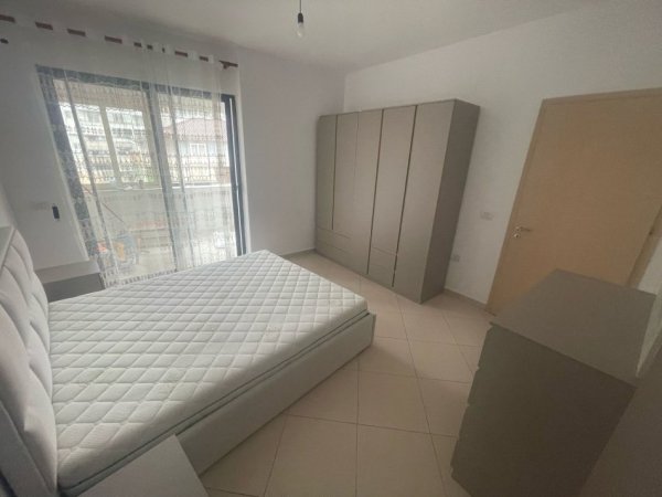 Tirane, jepet me qera apartament 2+1+Ballkon Kati 4, 115 m² 450 € (Teodor Keko)