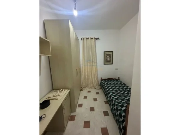 Tirane, jepet me qera apartament 3+1+Aneks+Ballkon Kati 1, 93 m² 800 € (Beqir Luga)