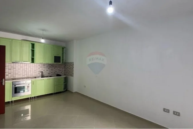 Tirane, shitet apartament 2+1+Ballkon Kati 4, 112 m² 133.000 € (Vila L)