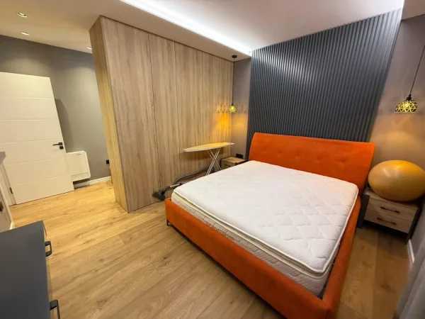 Tirane, jepet me qera apartament 2+1+Ballkon Kati 3, 100 m² 800 € (rruga nexho konomi)