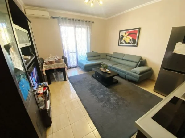 Tirane, jepet me qera apartament 1+1 Kati 6, 75 m² 550 € (Selvia)