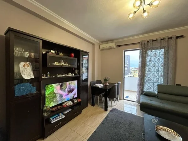 Tirane, jepet me qera apartament 1+1 Kati 6, 75 m² 550 € (Selvia)