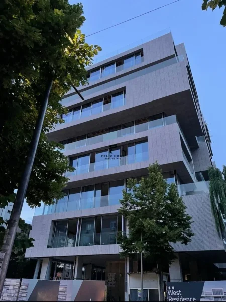 Tirane, jepet me qera ambjent biznesi Kati 3, 520 m² 20.800 € (BLLOK)