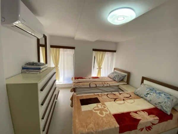 Tirane, jepet me qera apartament duplex 2+1+Aneks+Ballkon Kati 1, 140 m² 800 € (Kodra e Diellit 2)