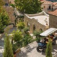 Zoe Hora. Dhermi