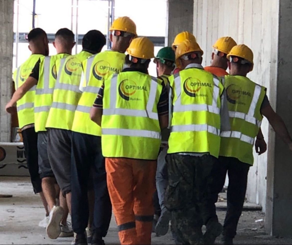 Optimal Builders